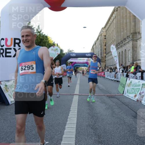 06.09.2026 - CURREX Alsterlauf Yannick Fuchs http://msf.ph/oto/10133126 06.09.2026 09:40:51 Ziel 3786, 4657, 4807, 5343, 5383, 5768, 5954, 5956, 6129, 6196, 6295 meine-sportfotos.de