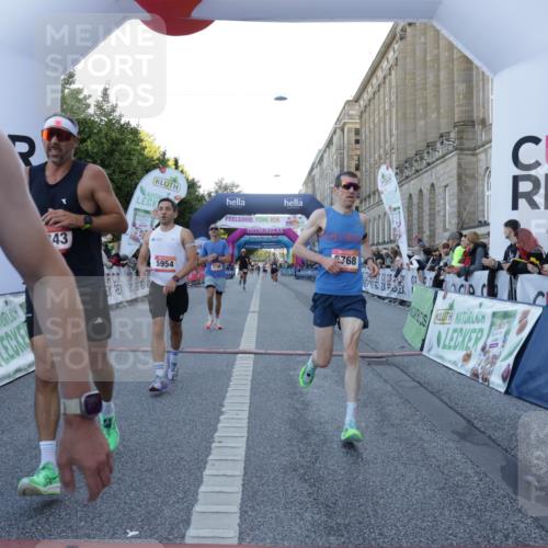 06.09.2026 - CURREX Alsterlauf Yannick Fuchs http://msf.ph/oto/10133135 06.09.2026 09:40:51 Ziel 3786, 4657, 4807, 5343, 5383, 5768, 5954, 5956, 6129, 6196, 6295 meine-sportfotos.de