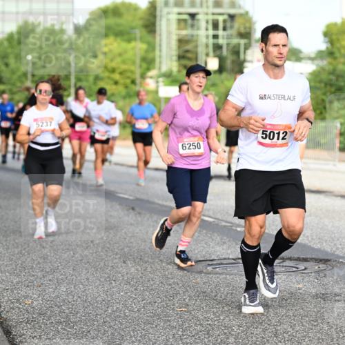 06.09.2026 - CURREX Alsterlauf Dr. Thomas Lammeyer http://msf.ph/oto/10133175 06.09.2026 09:57:47 Laufen 5237, 6250, 5012 meine-sportfotos.de