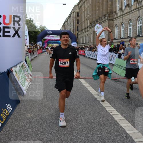 06.09.2026 - CURREX Alsterlauf Strokosch-Dieckow http://msf.ph/oto/10133185 06.09.2026 09:54:17 Ziel 2359, 2405, 2415, 2530, 3391, 3393, 3591, 3770, 4053, 4054, 4182, 4308, 4309, 4316, 4326, 4564, 5103, 5120, 5182, 5353, 5900, 5934, 6287, 6442, 8179 meine-sportfotos.de