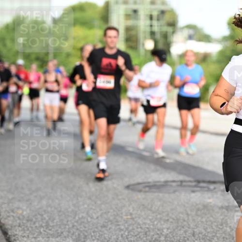 06.09.2026 - CURREX Alsterlauf Dr. Thomas Lammeyer http://msf.ph/oto/10133210 06.09.2026 09:57:50 Laufen 5237 meine-sportfotos.de