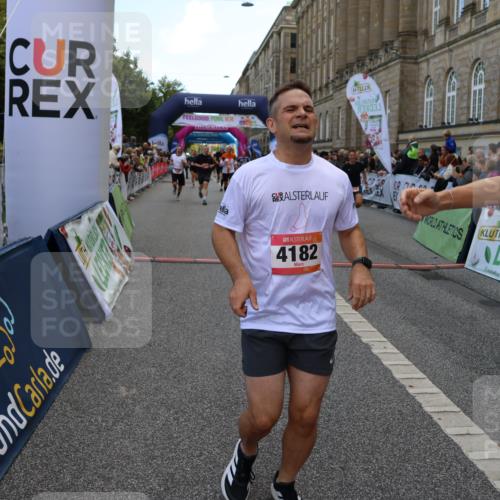 06.09.2026 - CURREX Alsterlauf Strokosch-Dieckow http://msf.ph/oto/10133238 06.09.2026 09:54:19 Ziel 2359, 2405, 2415, 2530, 3391, 3393, 3591, 3770, 4182, 4308, 4309, 4316, 4326, 4564, 5120, 5182, 5353, 5579, 5900, 5934, 6194, 6287, 6442, 8179 meine-sportfotos.de