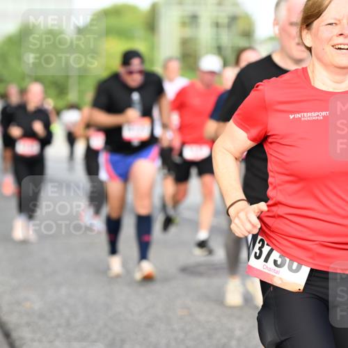 06.09.2026 - CURREX Alsterlauf Dr. Thomas Lammeyer http://msf.ph/oto/10133259 06.09.2026 09:57:55 Laufen 3750 meine-sportfotos.de