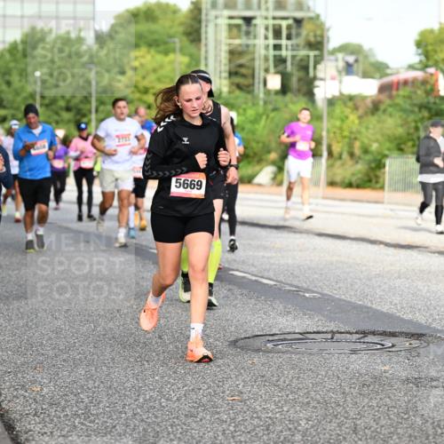 06.09.2026 - CURREX Alsterlauf Dr. Thomas Lammeyer http://msf.ph/oto/10133296 06.09.2026 09:57:59 Laufen 3280, 3733, 5669 meine-sportfotos.de