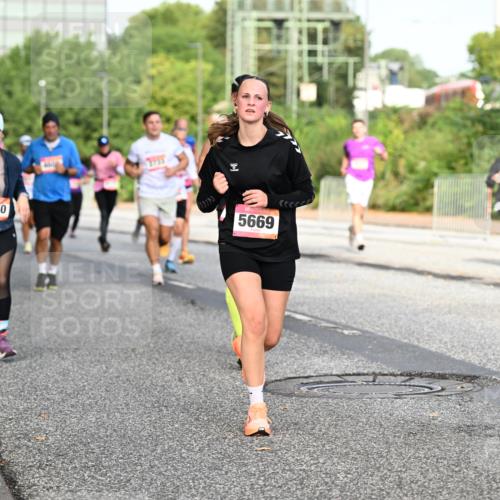 06.09.2026 - CURREX Alsterlauf Dr. Thomas Lammeyer http://msf.ph/oto/10133301 06.09.2026 09:57:59 Laufen 60, 3280, 2735, 5669 meine-sportfotos.de