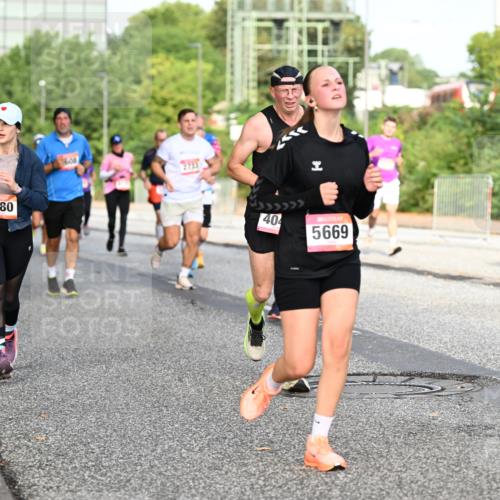 06.09.2026 - CURREX Alsterlauf Dr. Thomas Lammeyer http://msf.ph/oto/10133307 06.09.2026 09:58:00 Laufen 601, 3280, 608, 404, 5669 meine-sportfotos.de