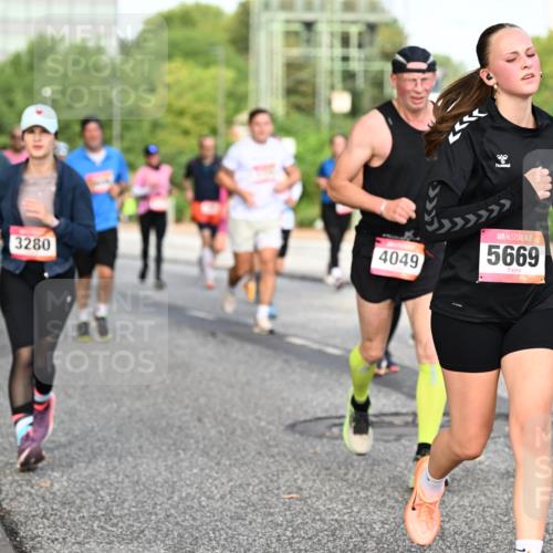 06.09.2026 - CURREX Alsterlauf Dr. Thomas Lammeyer http://msf.ph/oto/10133314 06.09.2026 09:58:00 Laufen 4049, 3280, 5669 meine-sportfotos.de