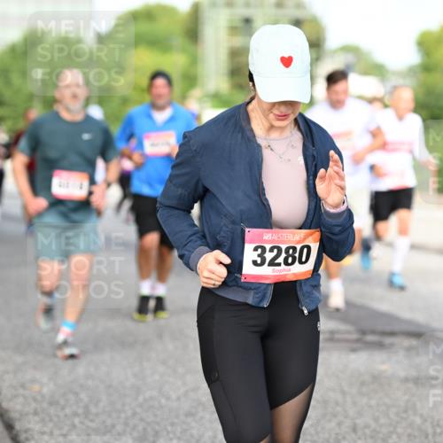 06.09.2026 - CURREX Alsterlauf Dr. Thomas Lammeyer http://msf.ph/oto/10133330 06.09.2026 09:58:02 Laufen 3280 meine-sportfotos.de