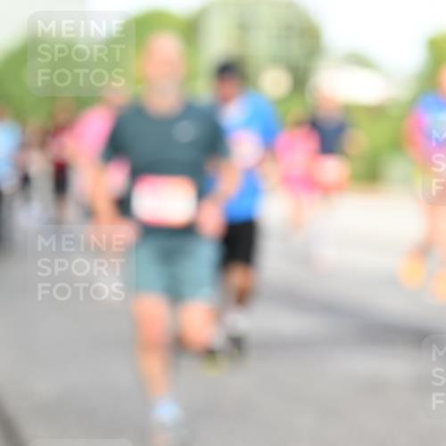 06.09.2026 - CURREX Alsterlauf Dr. Thomas Lammeyer http://msf.ph/oto/10133342 06.09.2026 09:58:03 Laufen  meine-sportfotos.de