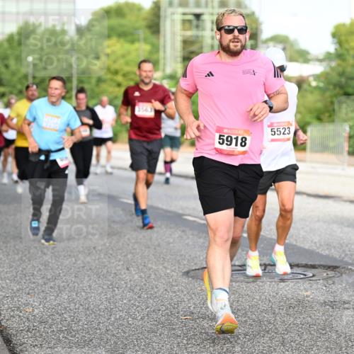 06.09.2026 - CURREX Alsterlauf Dr. Thomas Lammeyer http://msf.ph/oto/10133363 06.09.2026 09:58:06 Laufen 3563, 5918, 5523, 6171 meine-sportfotos.de