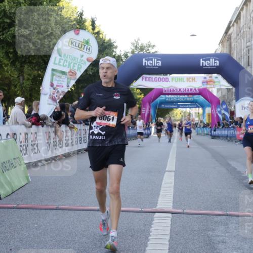 06.09.2026 - CURREX Alsterlauf Yannick Fuchs http://msf.ph/oto/10133403 06.09.2026 09:41:02 Ziel 4172, 4657, 4758, 5383, 5602, 8061 meine-sportfotos.de