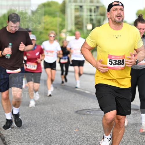 06.09.2026 - CURREX Alsterlauf Dr. Thomas Lammeyer http://msf.ph/oto/10133412 06.09.2026 09:58:10 Laufen 5388 meine-sportfotos.de