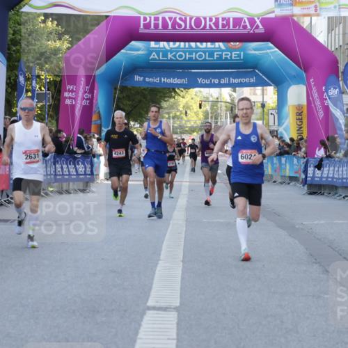 06.09.2026 - CURREX Alsterlauf Yannick Fuchs http://msf.ph/oto/10133420 06.09.2026 09:41:04 Ziel 2631, 4172, 4758, 5602, 6024, 8061 meine-sportfotos.de