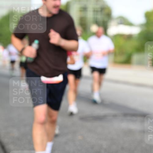 06.09.2026 - CURREX Alsterlauf Dr. Thomas Lammeyer http://msf.ph/oto/10133427 06.09.2026 09:58:11 Laufen  meine-sportfotos.de