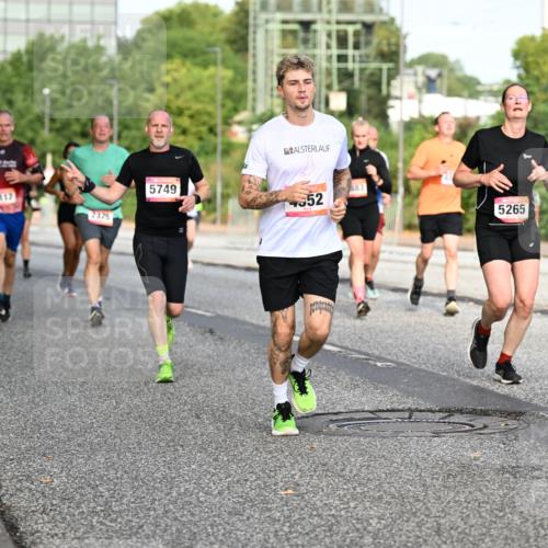06.09.2026 - CURREX Alsterlauf Dr. Thomas Lammeyer http://msf.ph/oto/10133433 06.09.2026 09:58:17 Laufen 4117, 2375, 5749, 552, 883, 5265 meine-sportfotos.de