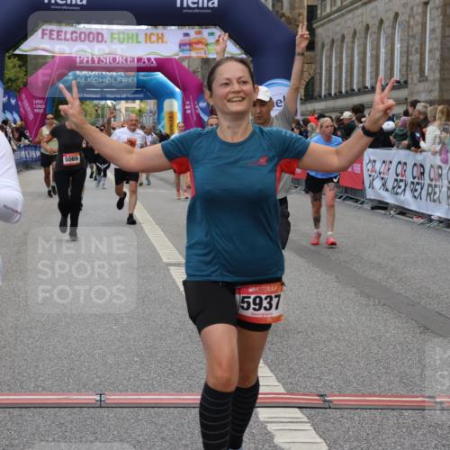 06.09.2026 - CURREX Alsterlauf Strokosch-Dieckow http://msf.ph/oto/10133438 06.09.2026 10:07:06 Ziel 2148, 2355, 2459, 2963, 3103, 3376, 3607, 3656, 4078, 5069, 5073, 5091, 5527, 5792, 5937, 5951, 6214, 8306 meine-sportfotos.de