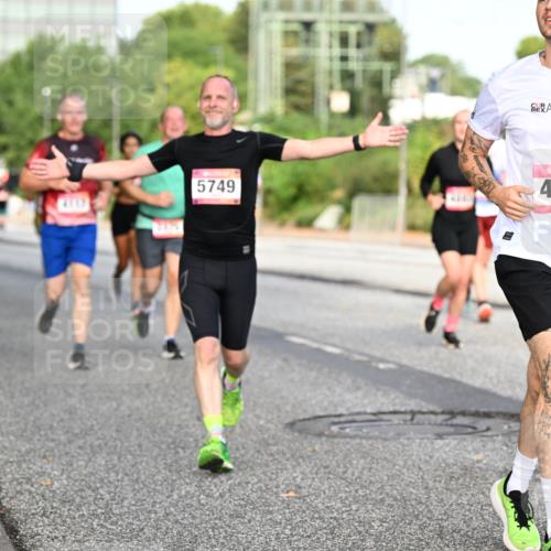 06.09.2026 - CURREX Alsterlauf Dr. Thomas Lammeyer http://msf.ph/oto/10133448 06.09.2026 09:58:19 Laufen 5749, 4552, 526 meine-sportfotos.de
