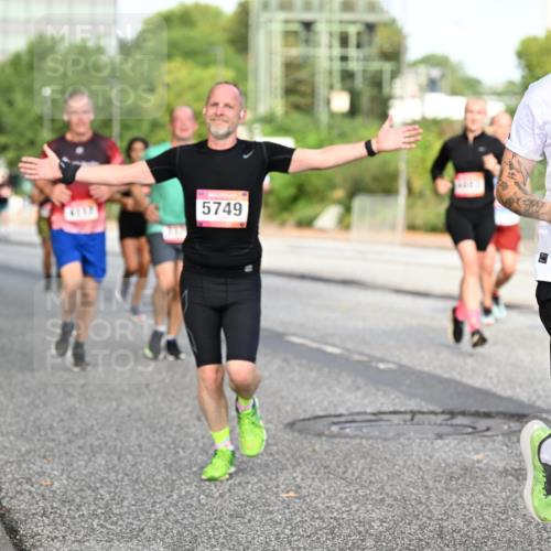 06.09.2026 - CURREX Alsterlauf Dr. Thomas Lammeyer http://msf.ph/oto/10133450 06.09.2026 09:58:19 Laufen 5749, 4552 meine-sportfotos.de