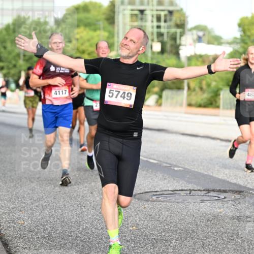 06.09.2026 - CURREX Alsterlauf Dr. Thomas Lammeyer http://msf.ph/oto/10133456 06.09.2026 09:58:19 Laufen 25, 4117, 5749, 4882 meine-sportfotos.de