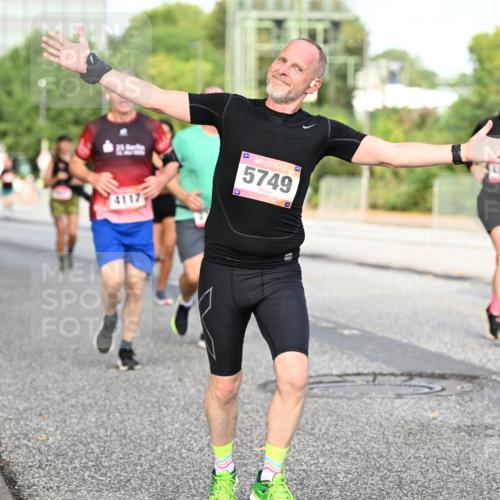 06.09.2026 - CURREX Alsterlauf Dr. Thomas Lammeyer http://msf.ph/oto/10133458 06.09.2026 09:58:19 Laufen 4117, 5749 meine-sportfotos.de