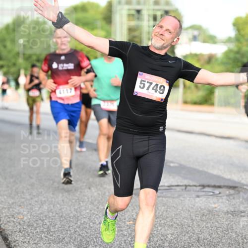 06.09.2026 - CURREX Alsterlauf Dr. Thomas Lammeyer http://msf.ph/oto/10133460 06.09.2026 09:58:20 Laufen 4117, 5749 meine-sportfotos.de