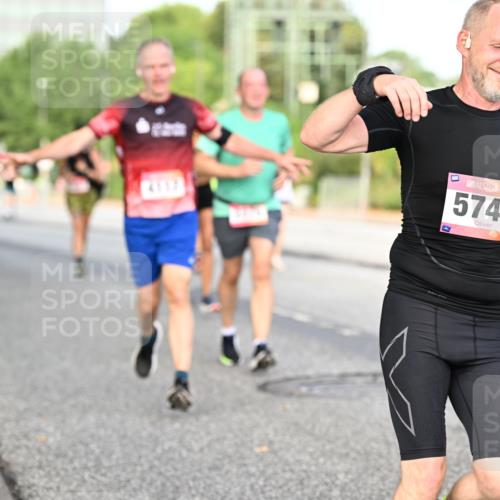 06.09.2026 - CURREX Alsterlauf Dr. Thomas Lammeyer http://msf.ph/oto/10133463 06.09.2026 09:58:20 Laufen 5749 meine-sportfotos.de