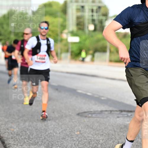 06.09.2026 - CURREX Alsterlauf Dr. Thomas Lammeyer http://msf.ph/oto/10133522 06.09.2026 09:58:25 Laufen 467, 463 meine-sportfotos.de