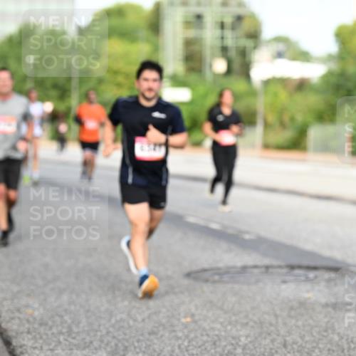 06.09.2026 - CURREX Alsterlauf Dr. Thomas Lammeyer http://msf.ph/oto/10133554 06.09.2026 09:58:29 Laufen  meine-sportfotos.de