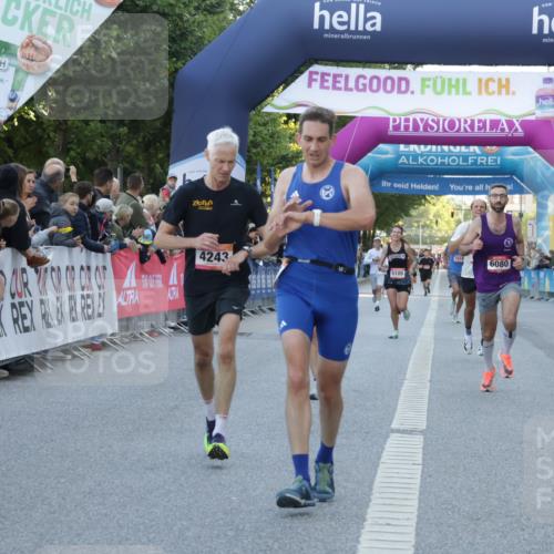 06.09.2026 - CURREX Alsterlauf Yannick Fuchs http://msf.ph/oto/10133555 06.09.2026 09:41:10 Ziel 2631, 3780, 3997, 4172, 4243, 5623, 6024, 6080, 6135 meine-sportfotos.de