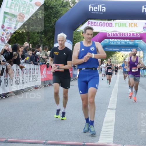 06.09.2026 - CURREX Alsterlauf Yannick Fuchs http://msf.ph/oto/10133572 06.09.2026 09:41:11 Ziel 2631, 3780, 3997, 4172, 4243, 5623, 6024, 6080, 6135 meine-sportfotos.de