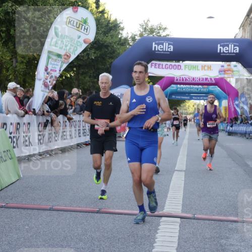 06.09.2026 - CURREX Alsterlauf Yannick Fuchs http://msf.ph/oto/10133581 06.09.2026 09:41:11 Ziel 2631, 3780, 3997, 4172, 4243, 5623, 6024, 6080, 6135 meine-sportfotos.de