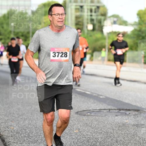 06.09.2026 - CURREX Alsterlauf Dr. Thomas Lammeyer http://msf.ph/oto/10133586 06.09.2026 09:58:32 Laufen 3728 meine-sportfotos.de