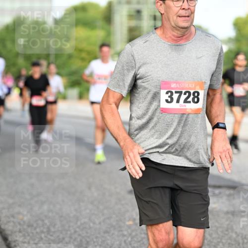 06.09.2026 - CURREX Alsterlauf Dr. Thomas Lammeyer http://msf.ph/oto/10133593 06.09.2026 09:58:32 Laufen 3728 meine-sportfotos.de