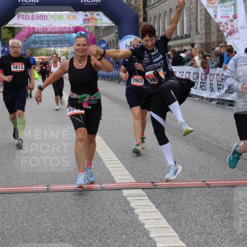 06.09.2026 - CURREX Alsterlauf Strokosch-Dieckow http://msf.ph/oto/10133606 06.09.2026 10:07:16 Ziel 2187, 2893, 2903, 4078, 4140, 5069, 5227, 5549, 5813, 5951, 6214, 8303, 8306 meine-sportfotos.de