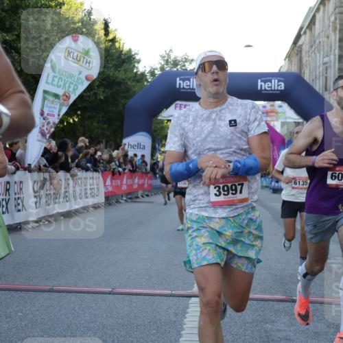 06.09.2026 - CURREX Alsterlauf Yannick Fuchs http://msf.ph/oto/10133616 06.09.2026 09:41:14 Ziel 2631, 3053, 3780, 3997, 4243, 5105, 5623, 6024, 6080, 6135 meine-sportfotos.de