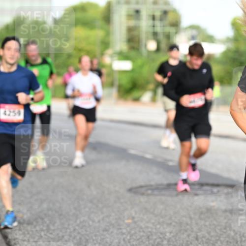 06.09.2026 - CURREX Alsterlauf Dr. Thomas Lammeyer http://msf.ph/oto/10133642 06.09.2026 09:58:37 Laufen 4259, 358 meine-sportfotos.de