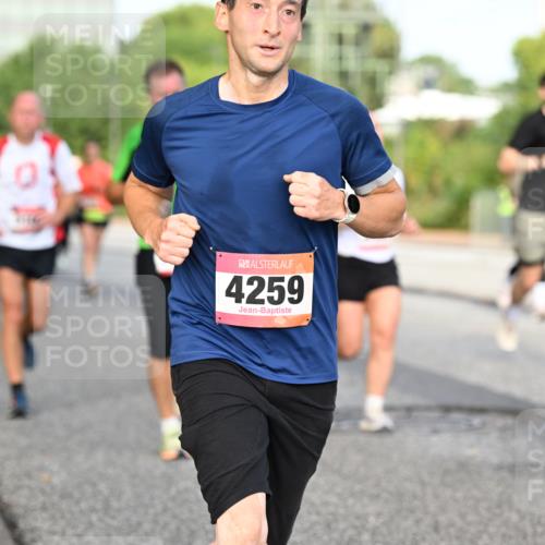 06.09.2026 - CURREX Alsterlauf Dr. Thomas Lammeyer http://msf.ph/oto/10133655 06.09.2026 09:58:38 Laufen 4259 meine-sportfotos.de