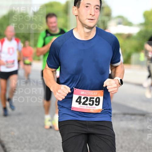 06.09.2026 - CURREX Alsterlauf Dr. Thomas Lammeyer http://msf.ph/oto/10133656 06.09.2026 09:58:39 Laufen 4259 meine-sportfotos.de