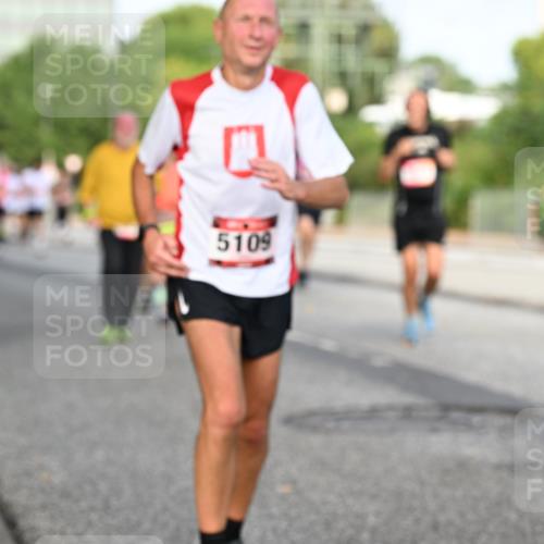 06.09.2026 - CURREX Alsterlauf Dr. Thomas Lammeyer http://msf.ph/oto/10133677 06.09.2026 09:58:40 Laufen 5109 meine-sportfotos.de