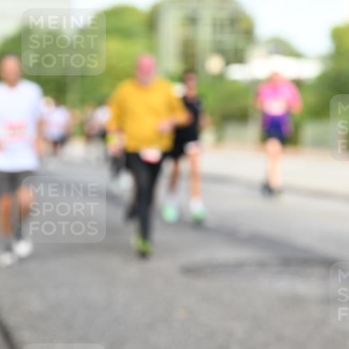 06.09.2026 - CURREX Alsterlauf Dr. Thomas Lammeyer http://msf.ph/oto/10133692 06.09.2026 09:58:42 Laufen  meine-sportfotos.de