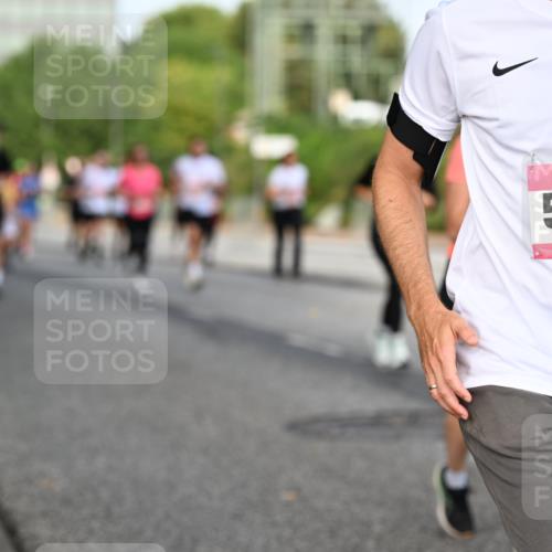 06.09.2026 - CURREX Alsterlauf Dr. Thomas Lammeyer http://msf.ph/oto/10133721 06.09.2026 09:58:45 Laufen 5013 meine-sportfotos.de