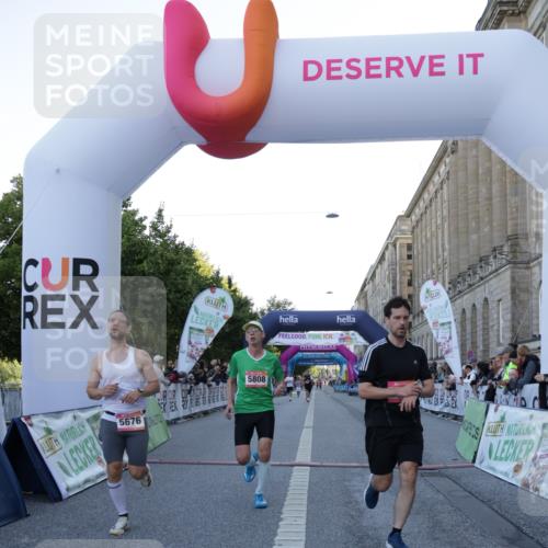 06.09.2026 - CURREX Alsterlauf Yannick Fuchs http://msf.ph/oto/10133759 06.09.2026 09:41:30 Ziel 4705, 5511, 5676, 5808, 6122, 6132 meine-sportfotos.de