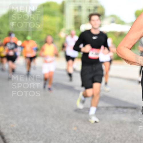 06.09.2026 - CURREX Alsterlauf Dr. Thomas Lammeyer http://msf.ph/oto/10133775 06.09.2026 09:58:50 Laufen 358 meine-sportfotos.de