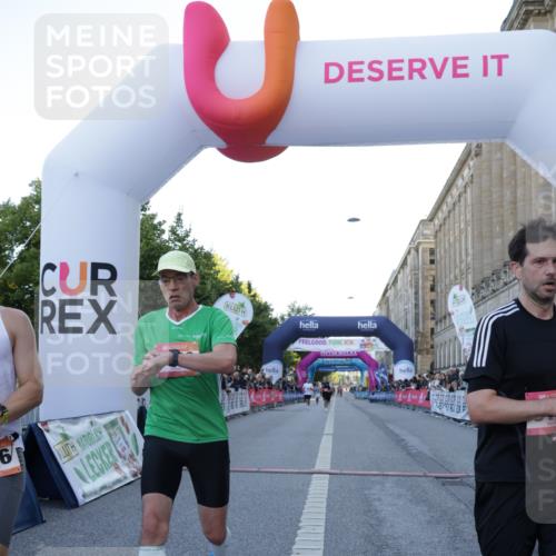 06.09.2026 - CURREX Alsterlauf Yannick Fuchs http://msf.ph/oto/10133795 06.09.2026 09:41:31 Ziel 4705, 5511, 5676, 5808, 6122, 6132 meine-sportfotos.de