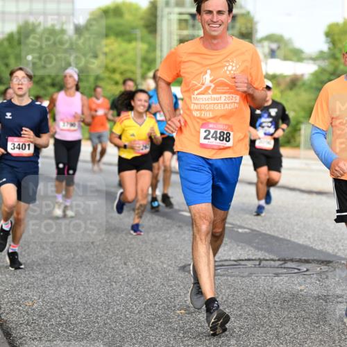 06.09.2026 - CURREX Alsterlauf Dr. Thomas Lammeyer http://msf.ph/oto/10133843 06.09.2026 09:58:56 Laufen 3401, 2025, 2488, 2025, 2486 meine-sportfotos.de