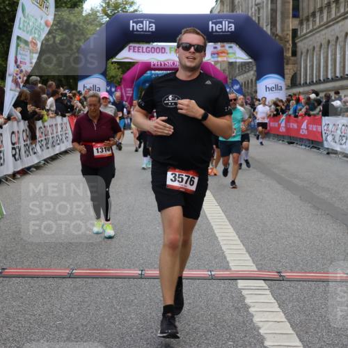 06.09.2026 - CURREX Alsterlauf Strokosch-Dieckow http://msf.ph/oto/10133854 06.09.2026 10:07:47 Ziel 1316, 2123, 2430, 2654, 3092, 3576, 3705, 3706, 4419, 4473, 5338, 5860, 6044, 6176, 6223 meine-sportfotos.de