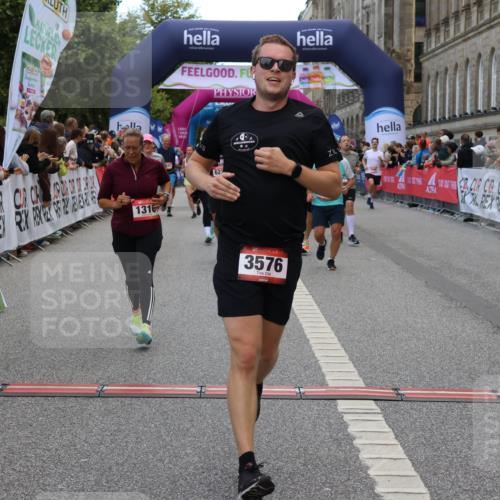 06.09.2026 - CURREX Alsterlauf Strokosch-Dieckow http://msf.ph/oto/10133860 06.09.2026 10:07:47 Ziel 1316, 2123, 2430, 2654, 3092, 3576, 3705, 3706, 4419, 4473, 5338, 5860, 6044, 6176, 6223 meine-sportfotos.de