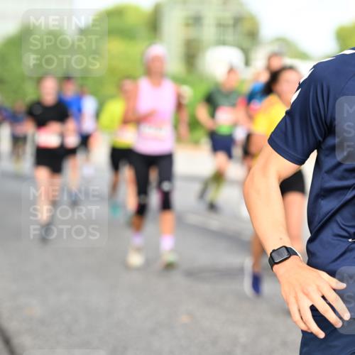 06.09.2026 - CURREX Alsterlauf Dr. Thomas Lammeyer http://msf.ph/oto/10133863 06.09.2026 09:58:58 Laufen 188, 3401 meine-sportfotos.de