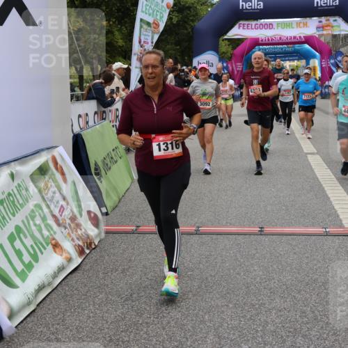 06.09.2026 - CURREX Alsterlauf Strokosch-Dieckow http://msf.ph/oto/10133889 06.09.2026 10:07:49 Ziel 1316, 2123, 2387, 2430, 2654, 2933, 3092, 3576, 3705, 3706, 3722, 3723, 4419, 4473, 5338, 5587, 5588, 5791, 5860, 6044, 6176, 6223, 6382 meine-sportfotos.de