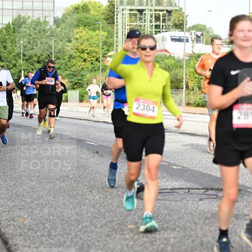 06.09.2026 - CURREX Alsterlauf Dr. Thomas Lammeyer http://msf.ph/oto/10133894 06.09.2026 09:59:01 Laufen 5539, 3882, 3521, 2304, 2817 meine-sportfotos.de